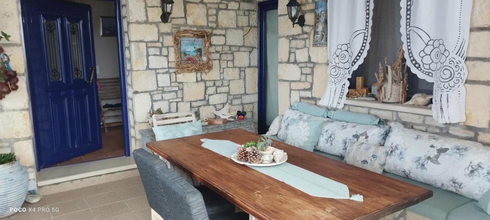 Elouthia With Sea View And Hot Tub
