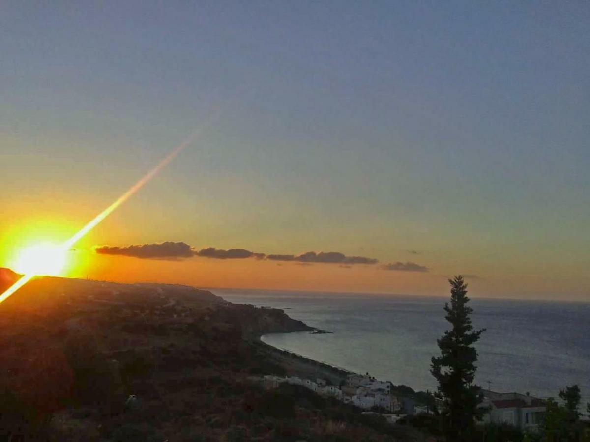 Elouthia With Sea View And Hot Tub Holiday home