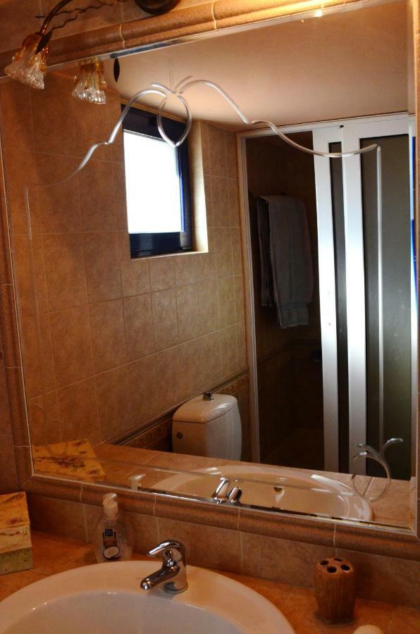 Holiday home Elouthia With Sea View And Hot Tub *
